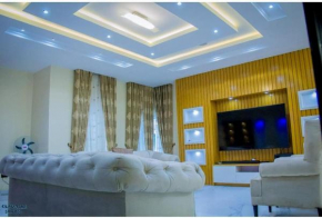 Pustez Shortlets, Lekki